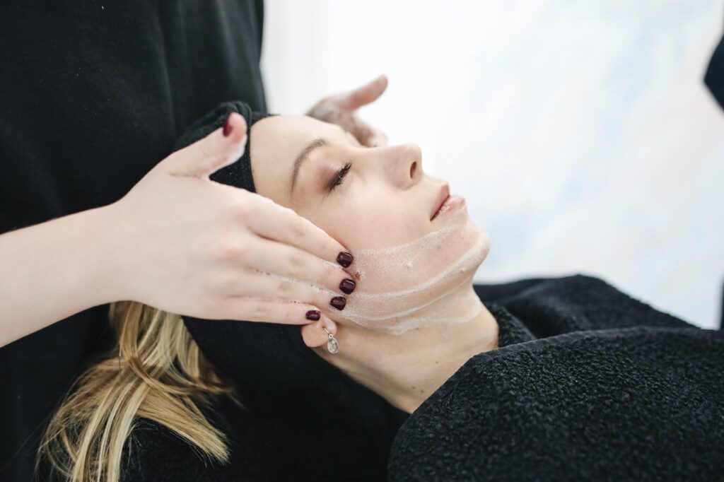 Essential oils and spa setup for aromatherapy massage in Kolkata Essential oils and spa setup for aromatherapy massage in Kolkata